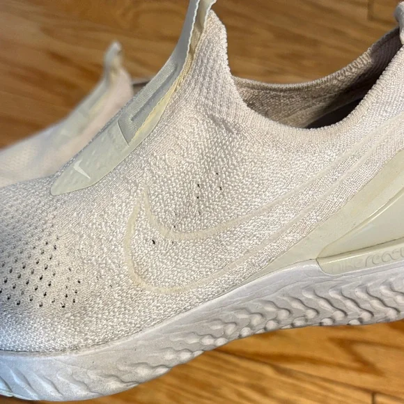 Women's Nike Epic Phantom React White & Pure Platinum Size 6.5 available - Picture 2 of 10
